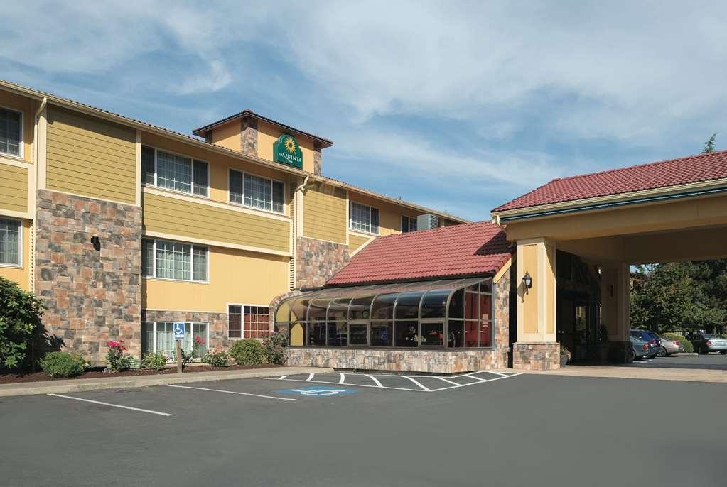 Best Western Plus Parkway Inn Вілсонвілл Екстер'єр фото