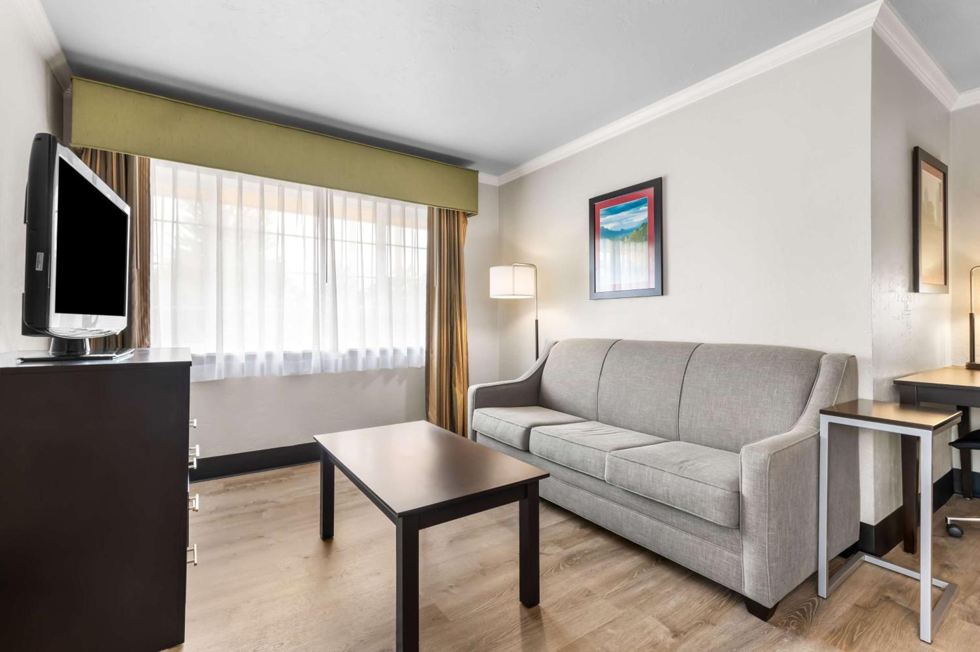 Best Western Plus Parkway Inn Вілсонвілл Екстер'єр фото