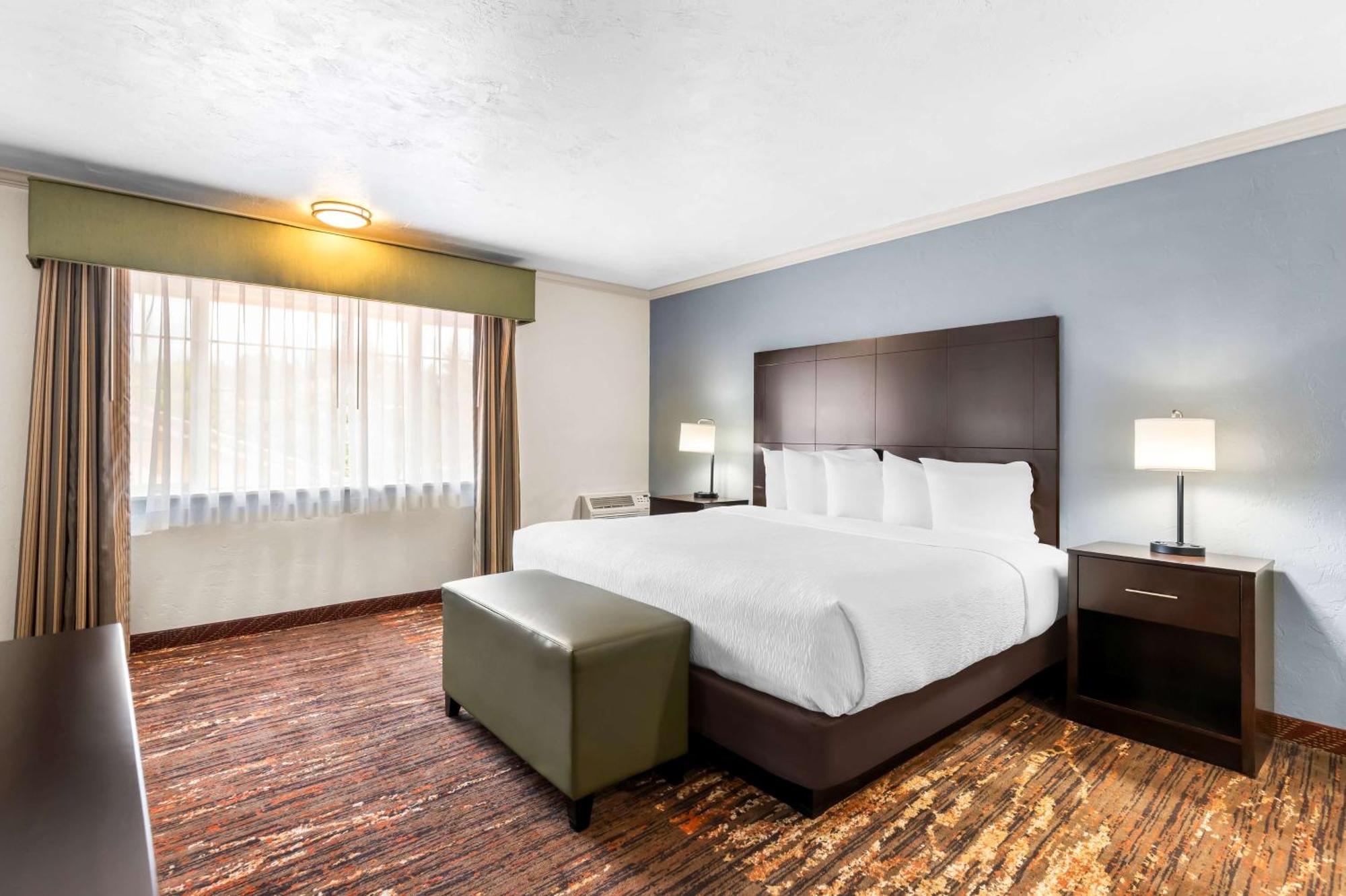 Best Western Plus Parkway Inn Вілсонвілл Екстер'єр фото