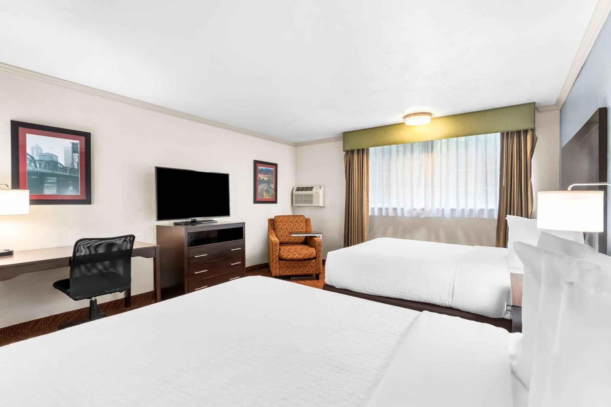 Best Western Plus Parkway Inn Вілсонвілл Екстер'єр фото