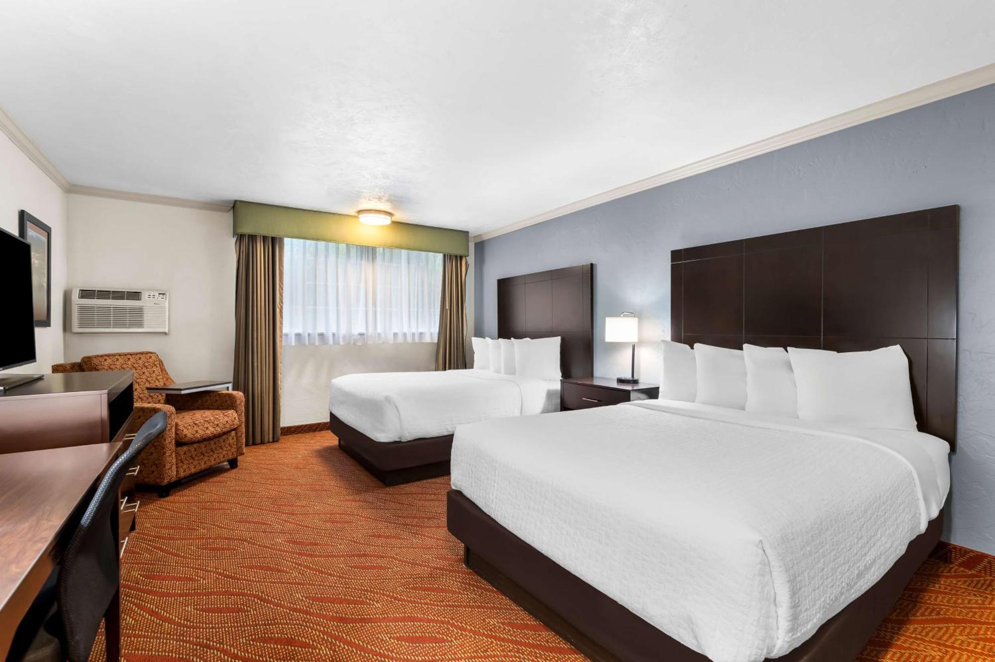 Best Western Plus Parkway Inn Вілсонвілл Екстер'єр фото