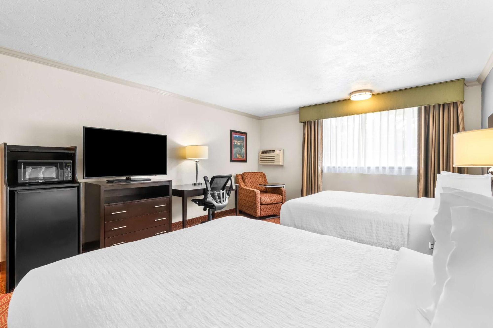Best Western Plus Parkway Inn Вілсонвілл Екстер'єр фото