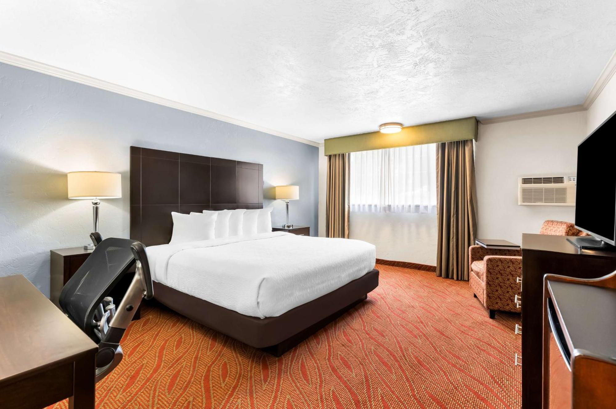 Best Western Plus Parkway Inn Вілсонвілл Екстер'єр фото